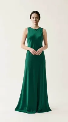 The first frame used for the green-dress portrait video above